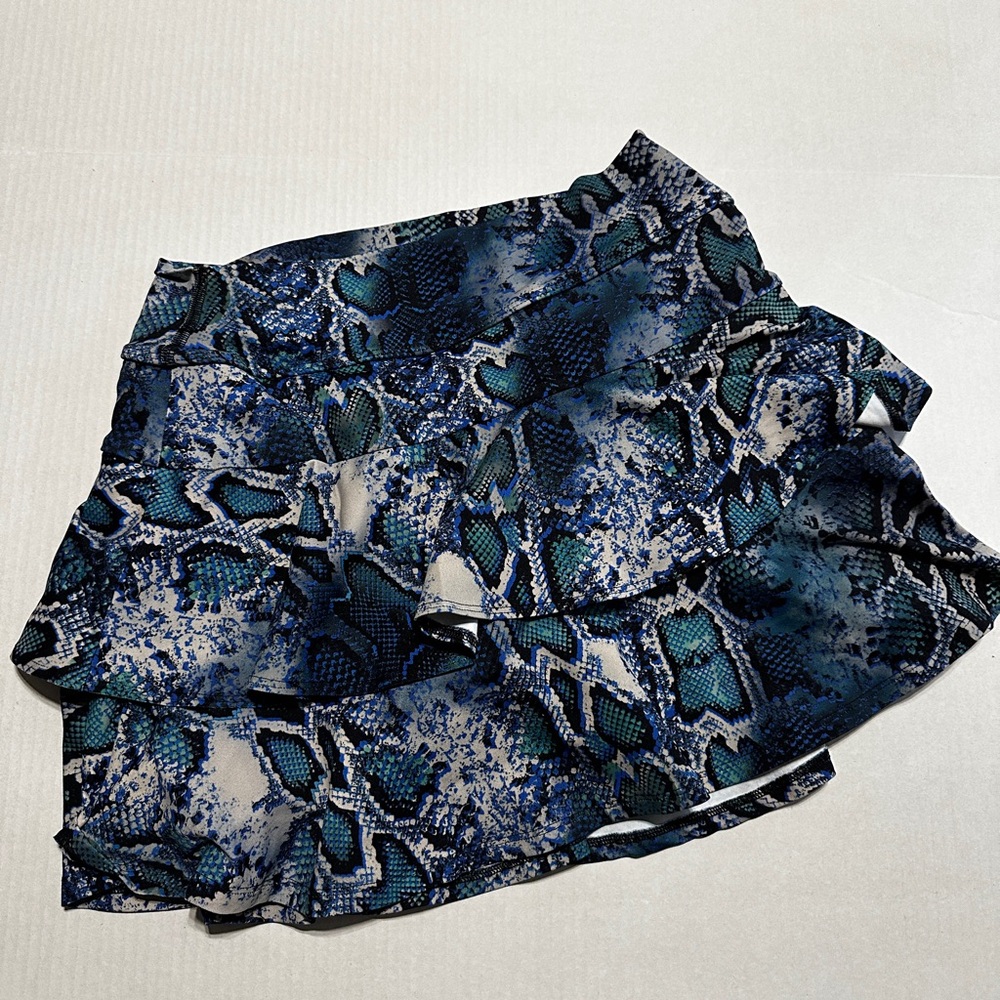 Dona Jo Size Large 14.5” Soar Skirt with inner shorts and pockets